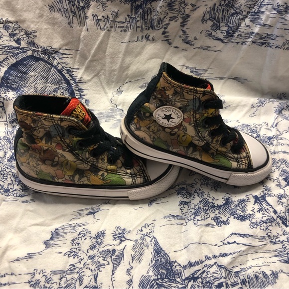 Converse Chuck Taylor Looney Tunes Kids Sz6 High top - Picture 3 of 9
